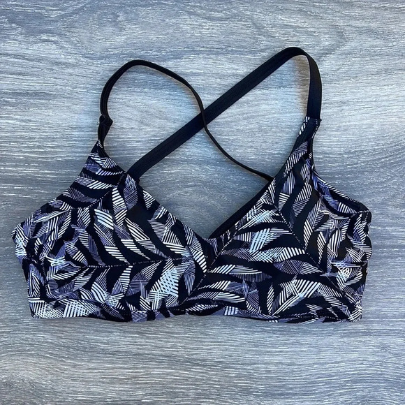 PrAna Marina Top (D-Cup) & Chambra Bottoms, black springtime - Picture 6 of 15